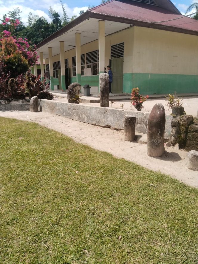 
 Menapak Lereng Curam Pengetahuan Pewaris Batu-Batu Luhur Maek